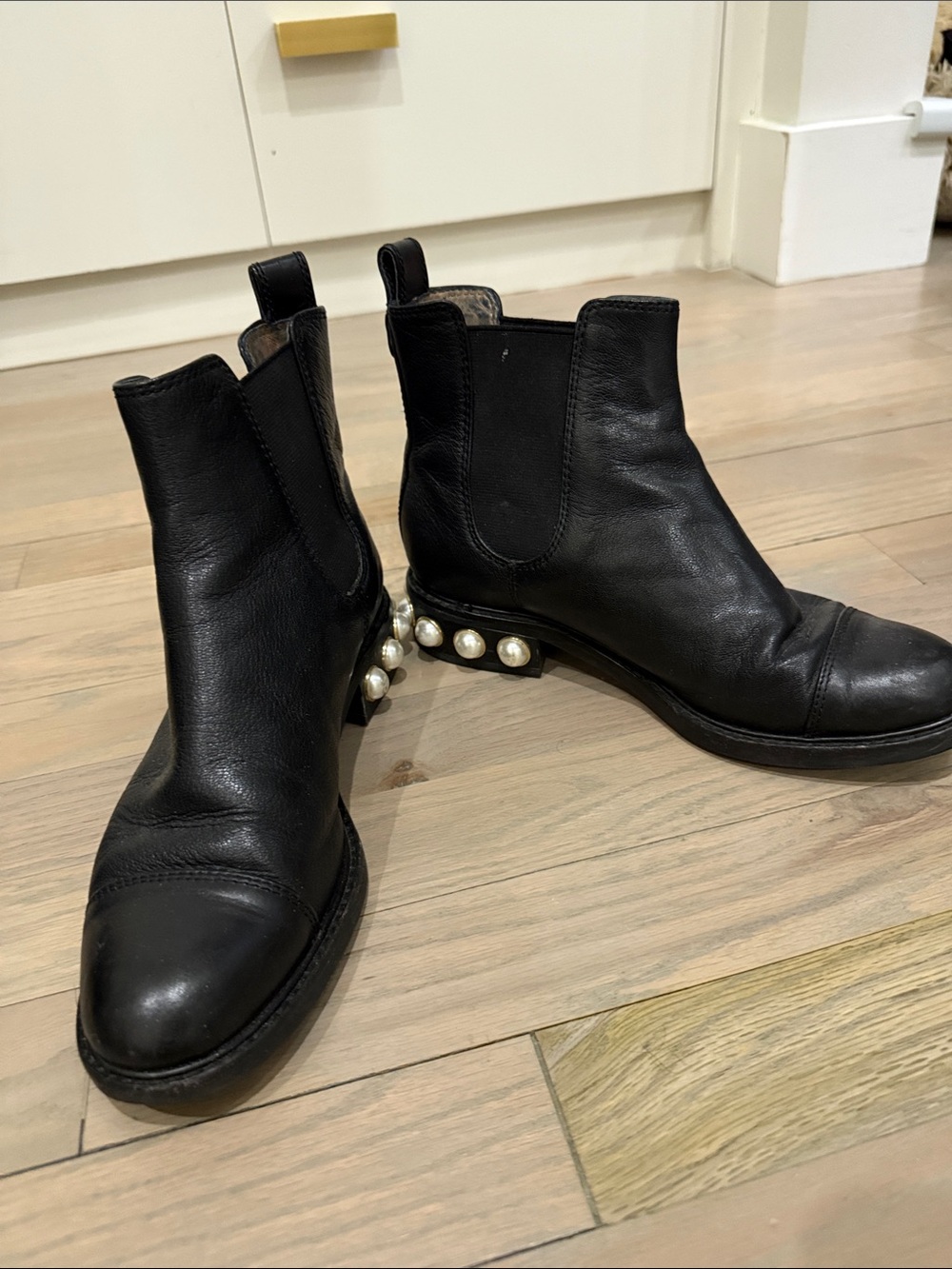 Louise et Cie Black Leather Chelsea Boots with Pearl-Embellished Heel